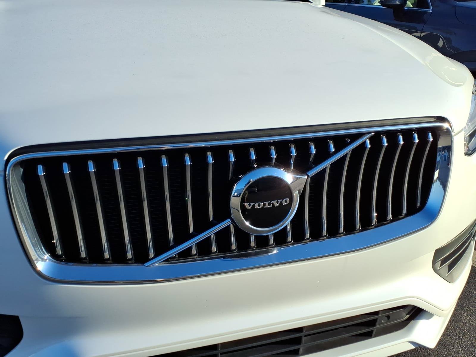 Used 2020 Volvo XC90 T5 Momentum w/ Protection Package Premier FWD image 10