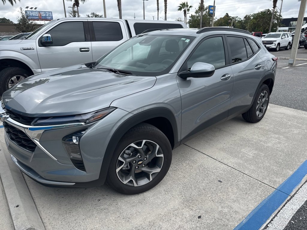 Used 2025 Chevrolet Trax LT