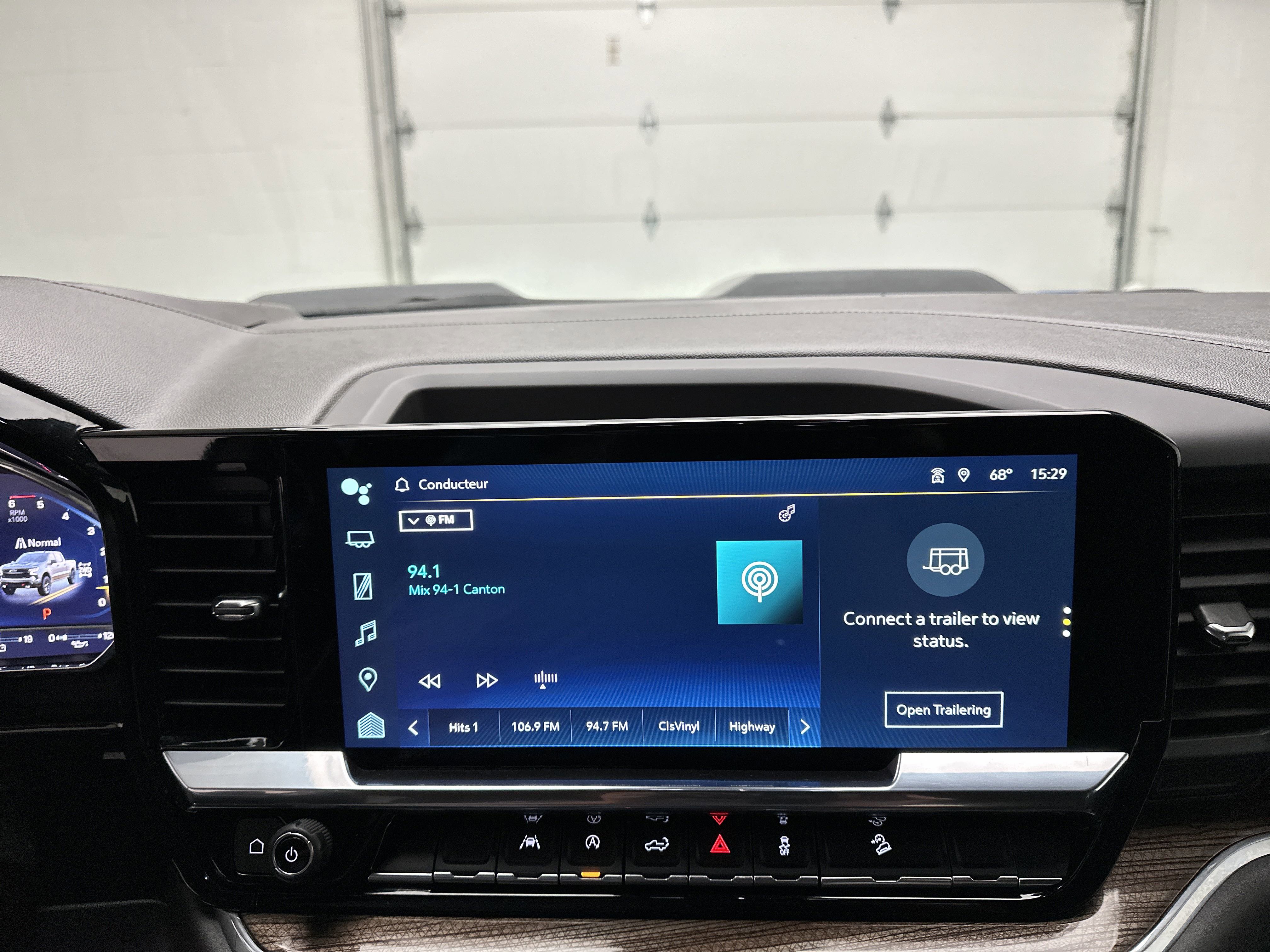 Used 2024 Chevrolet Silverado 1500 LT Trail Boss w/ Convenience Package II image 32