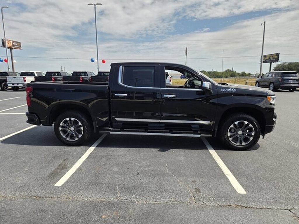 New 2026 Chevrolet Silverado 1500 High Country w/ Technology Package AWD/4WD image 7