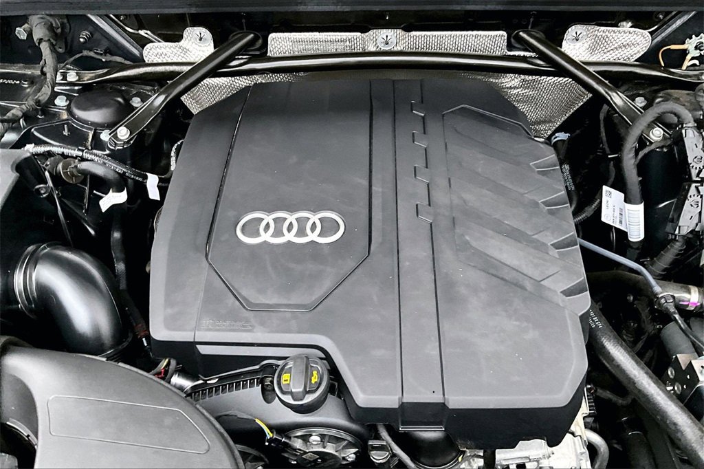 Used 2025 Audi Q5 2.0T Premium w/ Convenience Plus Package image 31