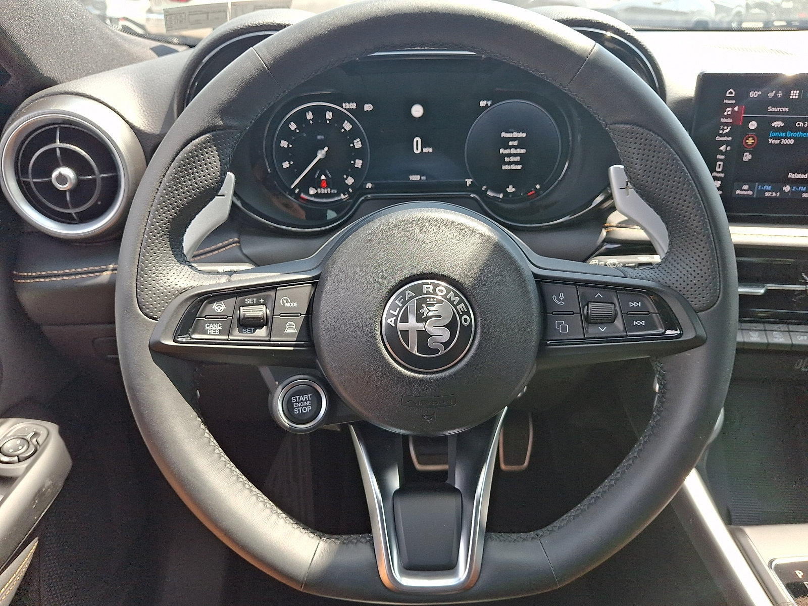 New 2026 Alfa Romeo Tonale w/ Quick Order Package 23H Volce AWD/4WD image 18