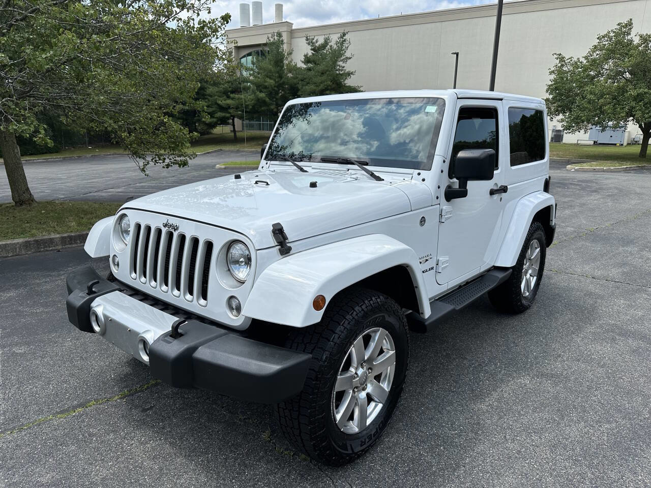 Used 2016 Jeep Wrangler Sahara w/ Connectivity Group image 3