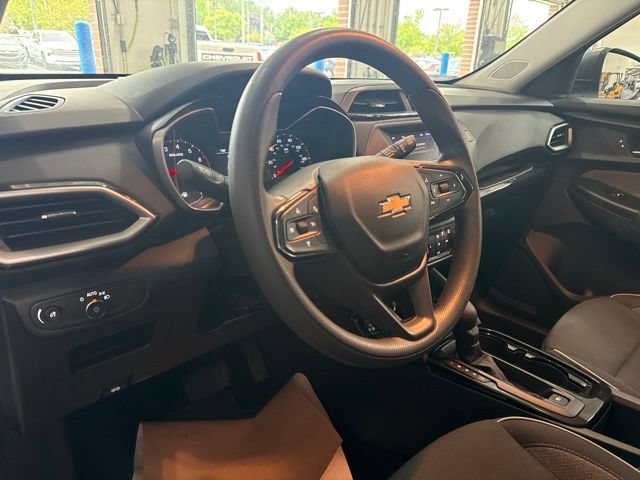 Used 2023 Chevrolet TrailBlazer LS FWD image 11