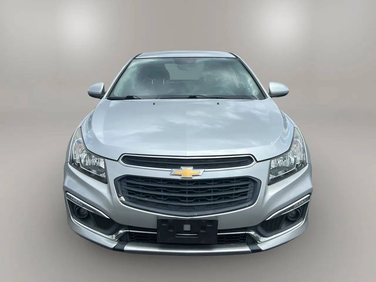 Used 2016 Chevrolet Cruze LT FWD image 2
