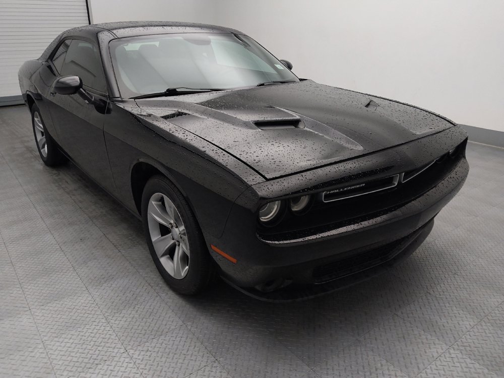 Used 2017 Dodge Challenger SXT RWD image 14