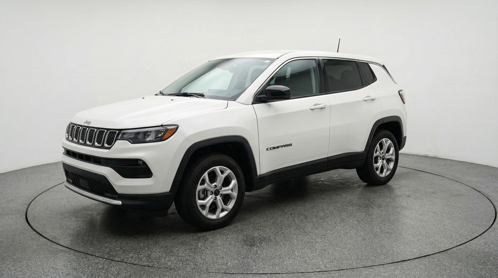 Used 2025 Jeep Compass Latitude AWD/4WD image 3