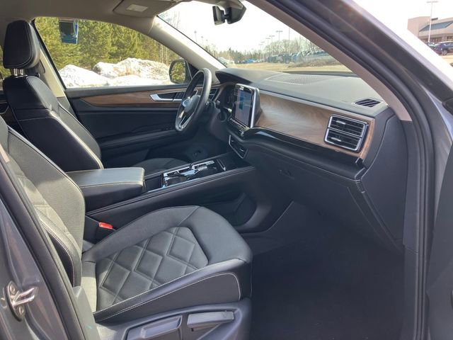 Used 2024 Volkswagen Atlas SE image 17