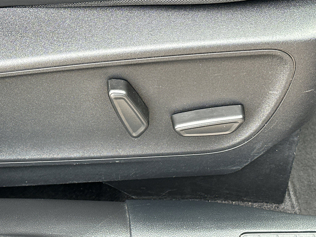 Used 2024 Ford Escape Platinum image 30