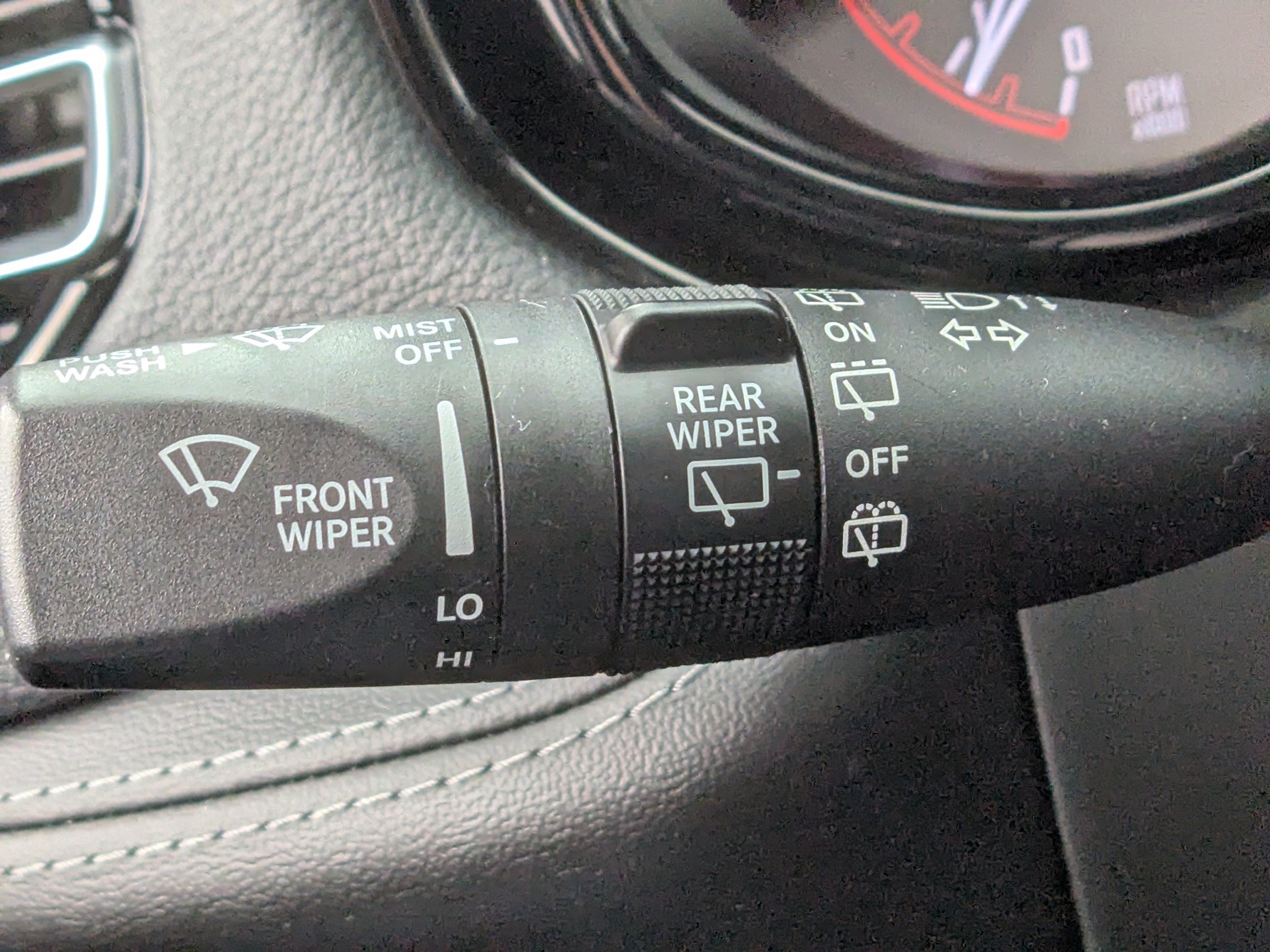 Used 2022 Dodge Durango SXT AWD/4WD image 28