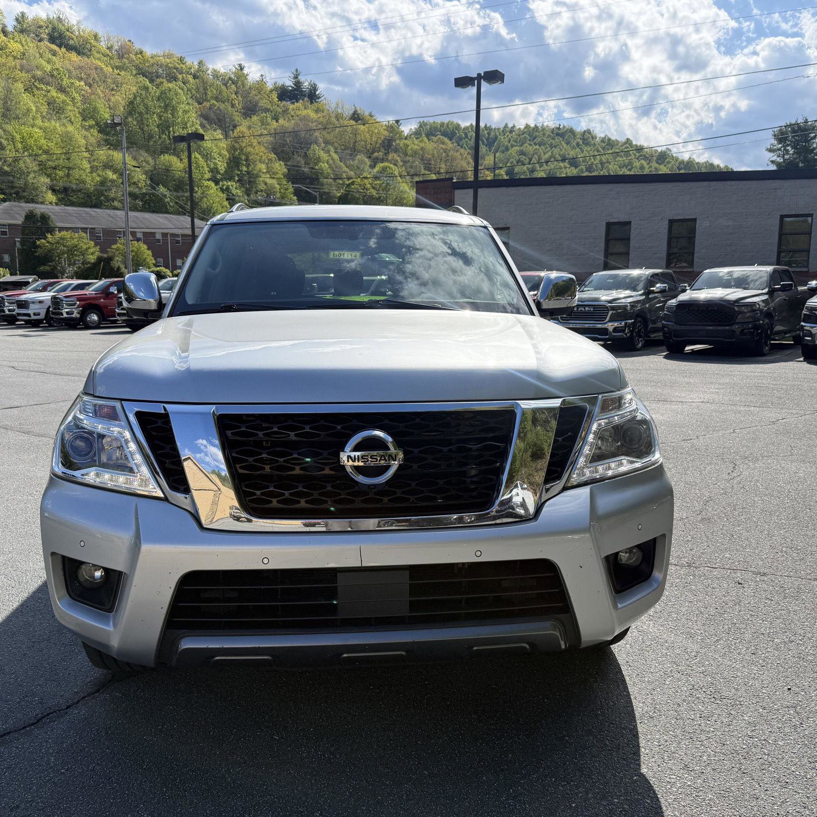 Used 2019 Nissan Armada SL w/ Premium Package AWD/4WD image 3