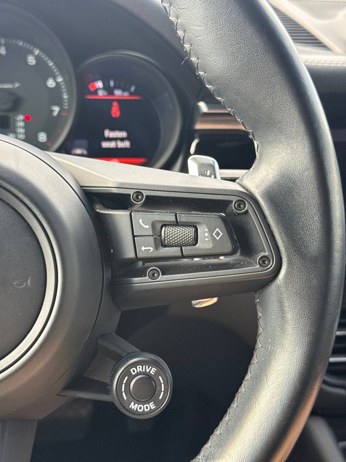 Used 2024 Porsche Macan Turbo AWD/4WD image 25