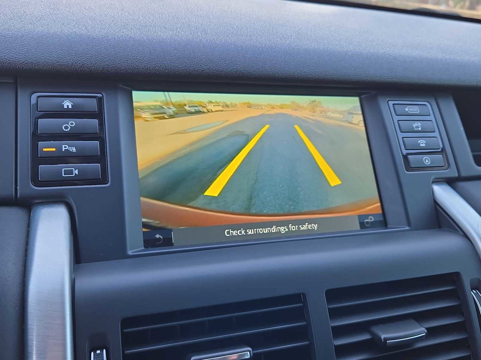 Used 2018 Land Rover Discovery Sport HSE image 35