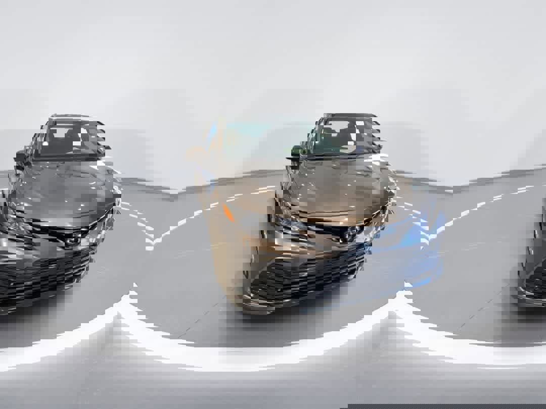 Used 2024 Toyota Camry LE FWD image 3