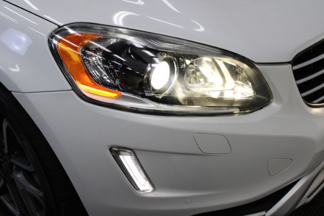 Used 2017 Volvo XC60 T6 Dynamic w/ Preferred Option Package AWD/4WD image 27