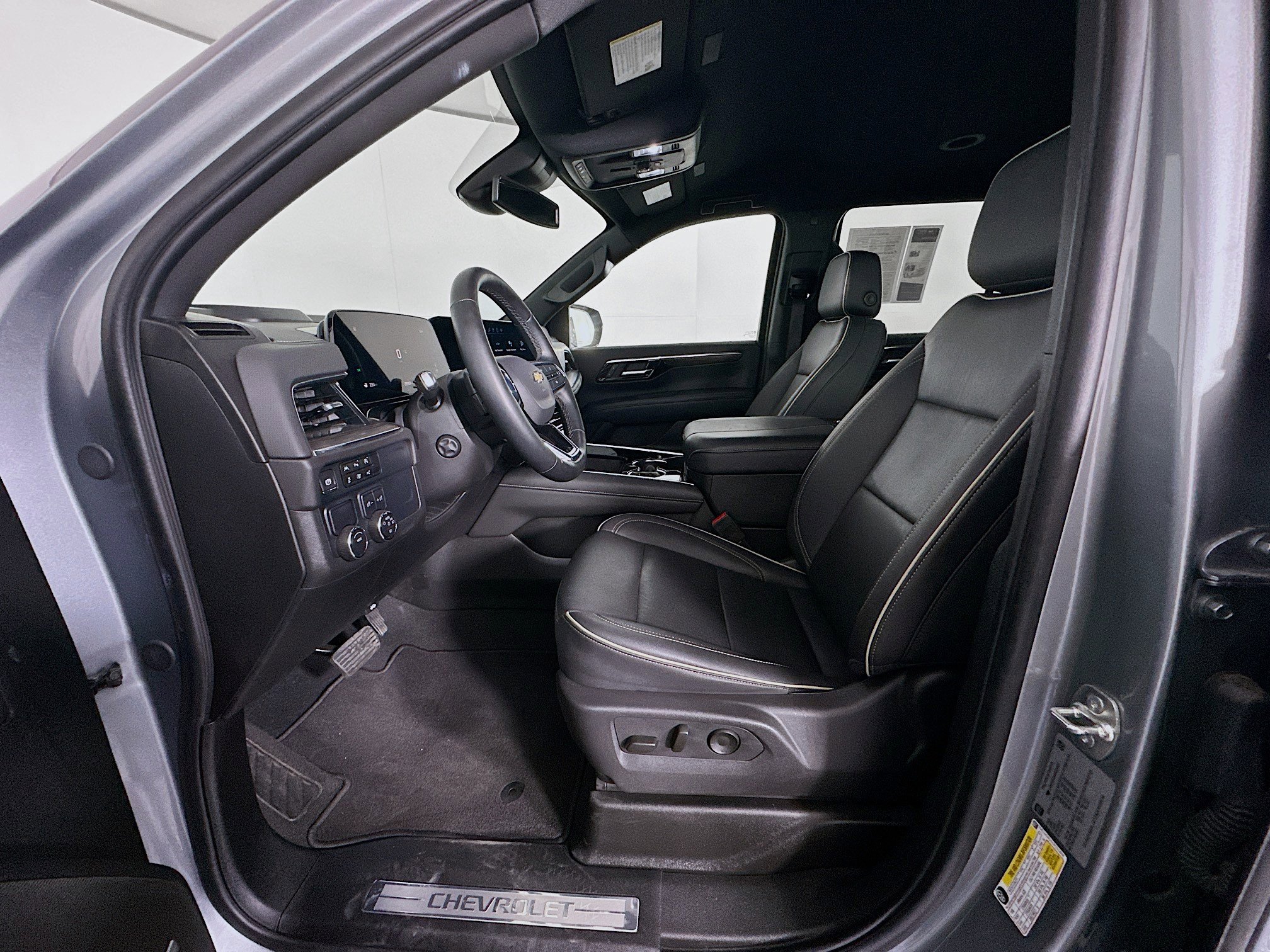 Used 2025 Chevrolet Tahoe Premier image 13