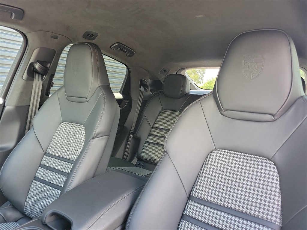 New 2026 Porsche Cayenne Coupe image 5