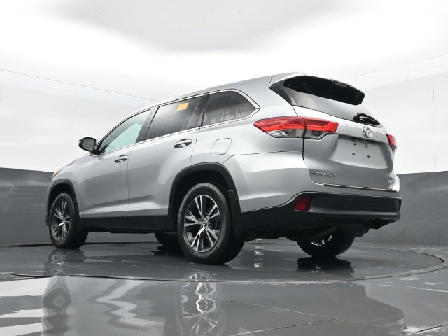 Used 2019 Toyota Highlander Plus AWD/4WD image 21