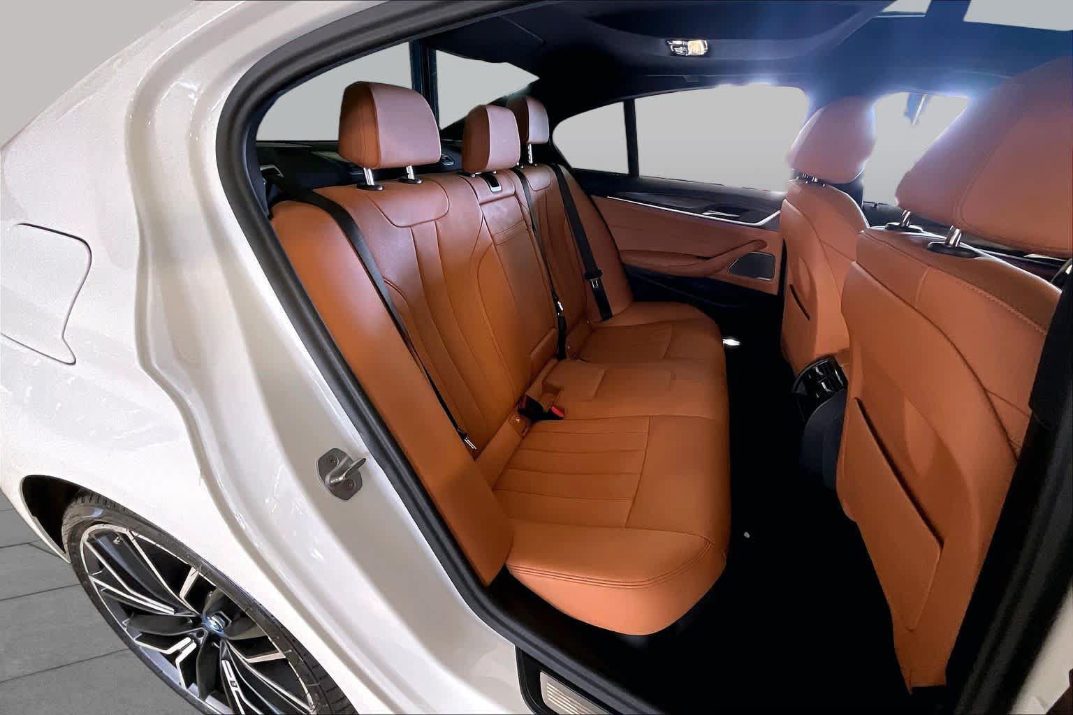Used 2023 BMW 530e w/ M Sport Package RWD image 18