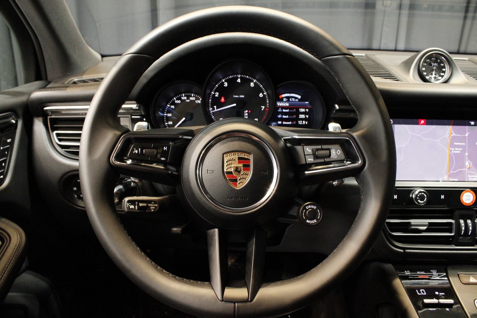 Certified 2026 Porsche Macan AWD/4WD image 22