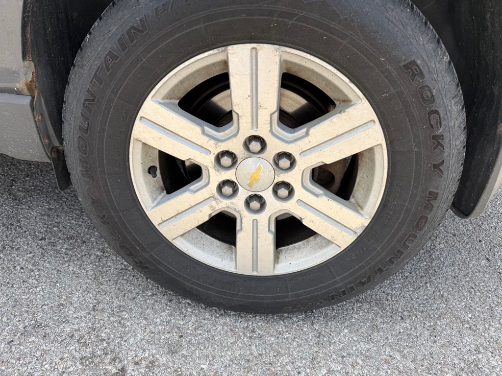 Used 2011 Chevrolet Traverse LT w/ Personal Connectivity Package AWD/4WD image 9