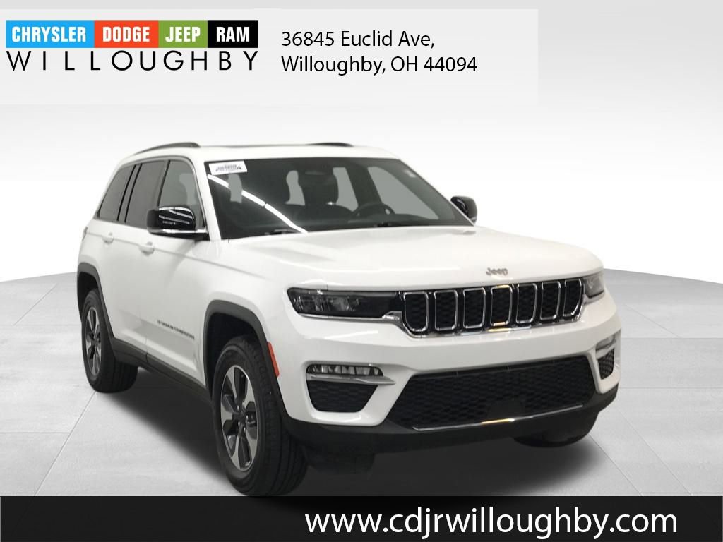 Used 2024 Jeep Grand Cherokee Limited 4xe image 3