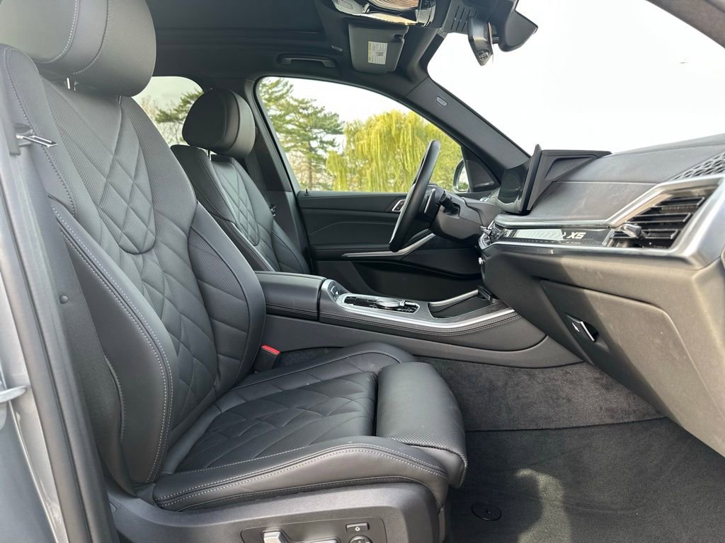 Certified 2024 BMW X5 xDrive40i w/ Premium Package image 28