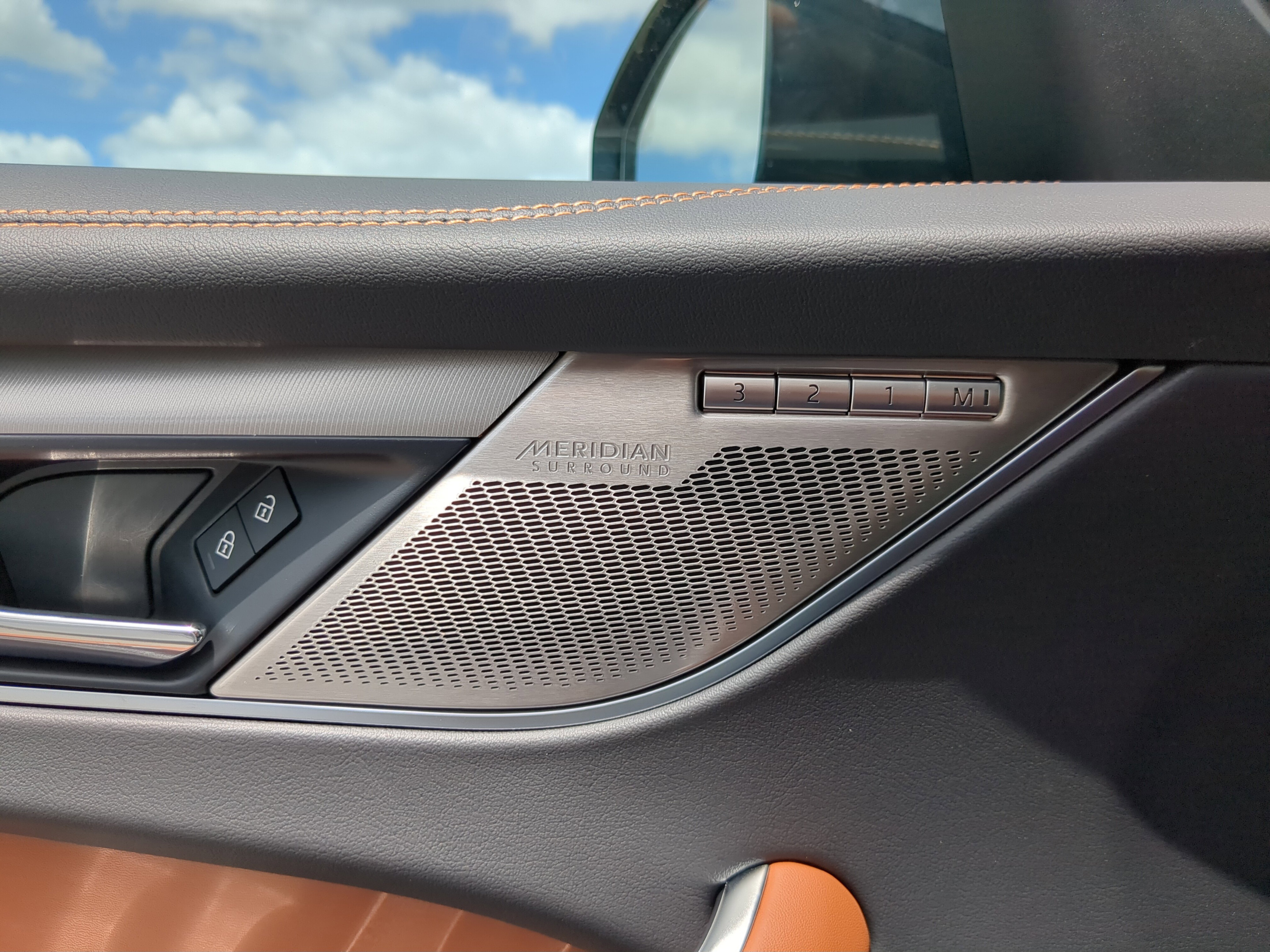 New 2026 Jaguar F-PACE R-Dynamic S image 15