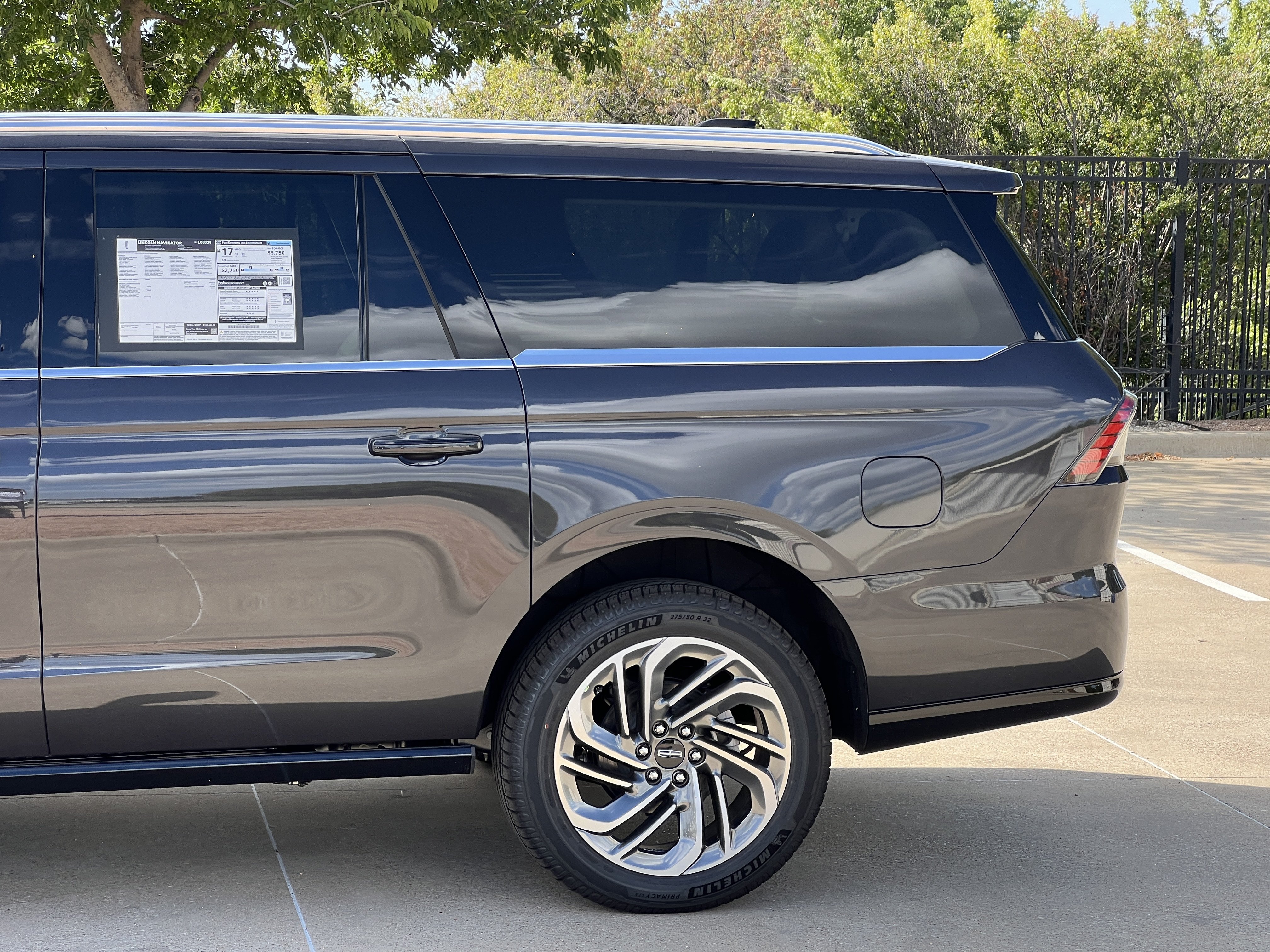 New 2027 Lincoln Navigator L Reserve AWD/4WD image 6