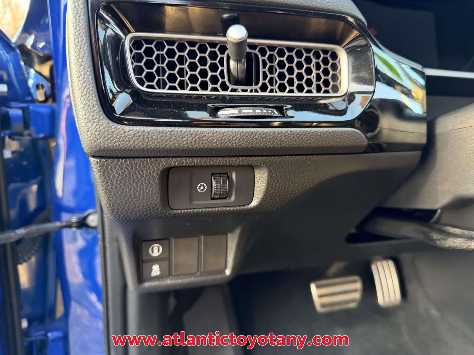 Used 2023 Honda Civic Sport image 19