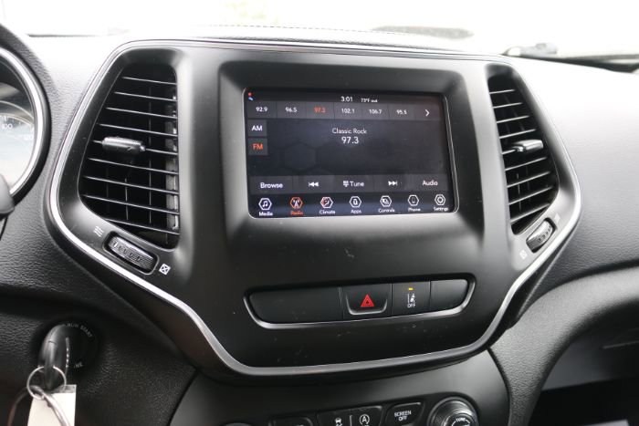 Used 2021 Jeep Cherokee Latitude image 4