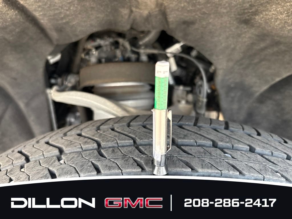 Used 2024 GMC Yukon Denali w/ Advanced Technology Package AWD/4WD image 25