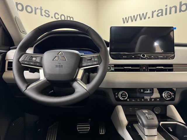 New 2025 Mitsubishi Outlander SEL image 9