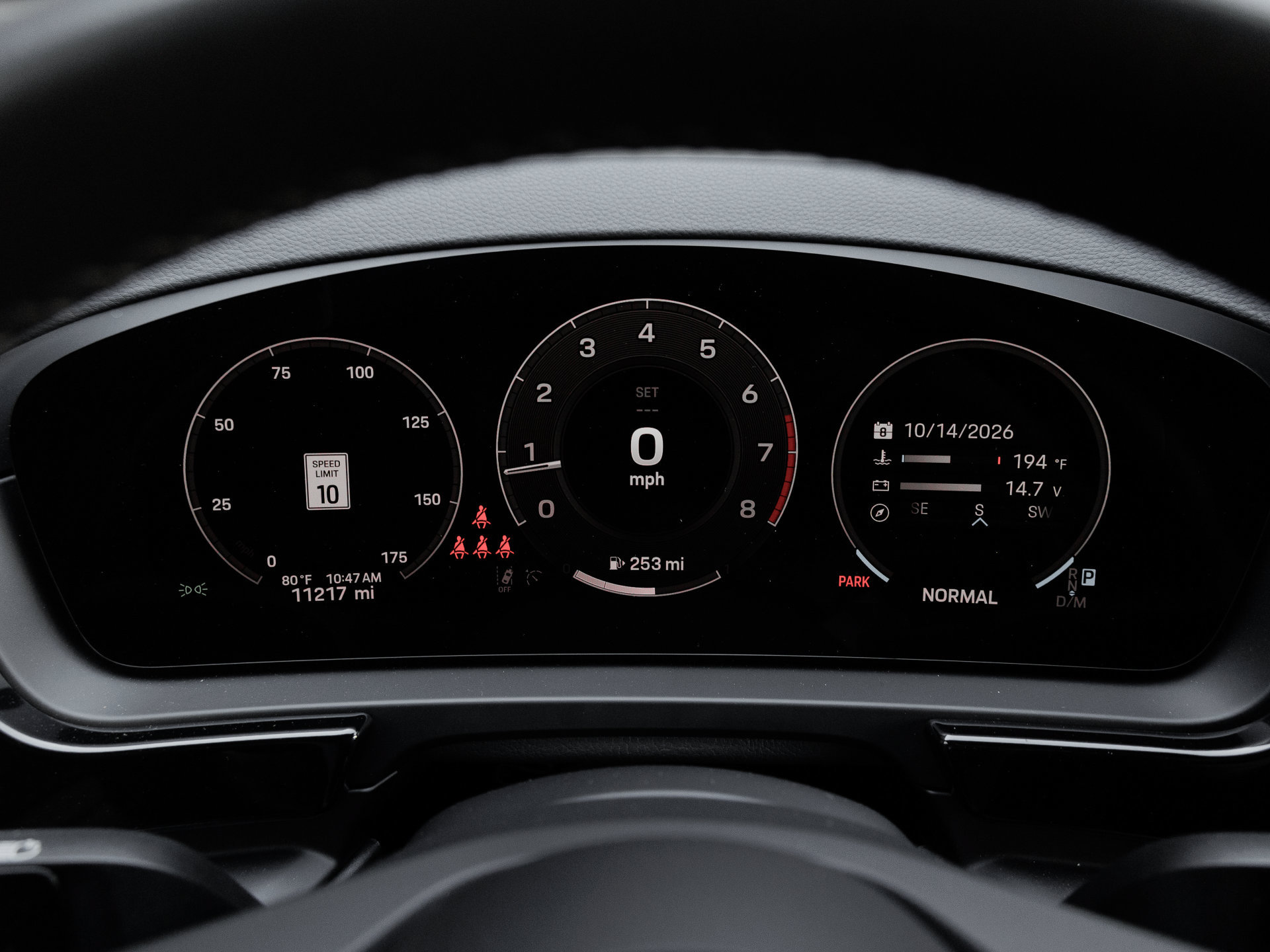 Certified 2025 Porsche Cayenne Coupe AWD/4WD image 17