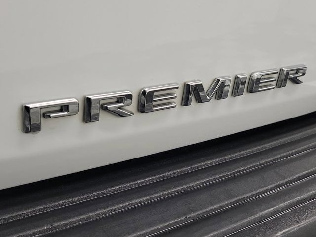 Used 2024 Chevrolet Suburban Premier RWD image 8