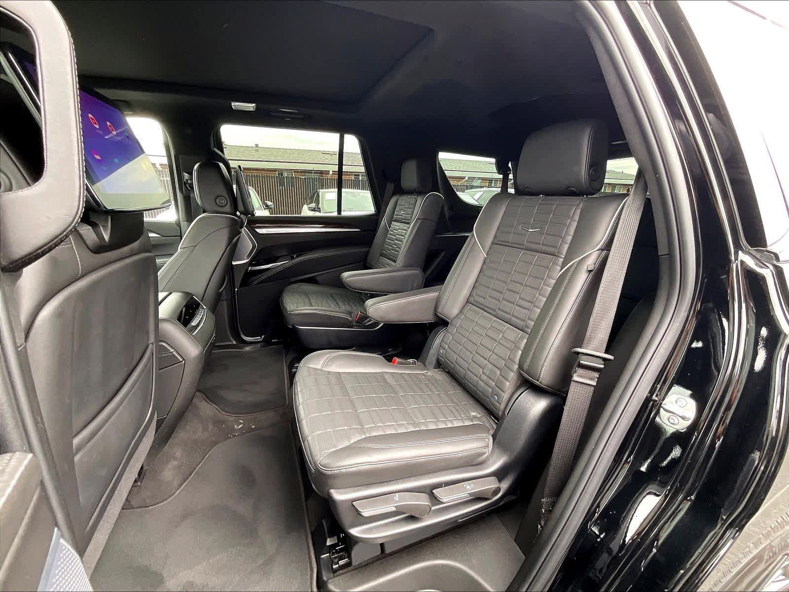 Used 2025 Cadillac Escalade Sport Platinum AWD/4WD image 29