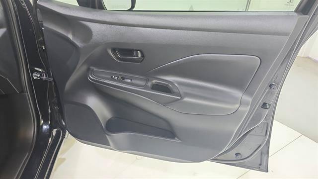 Used 2021 Nissan Versa S FWD image 23