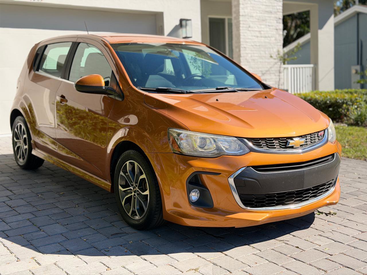 Used 2017 Chevrolet Sonic LT w/ Convenience Package FWD image 7