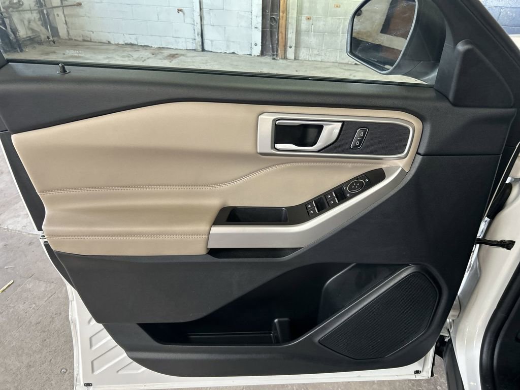 Used 2023 Ford Explorer XLT w/ Equipment Group 202A image 13