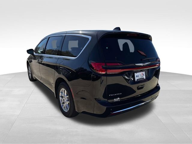 New 2026 Chrysler Pacifica Select image 6
