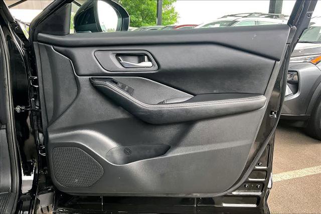 Certified 2024 Nissan Rogue SV FWD image 22