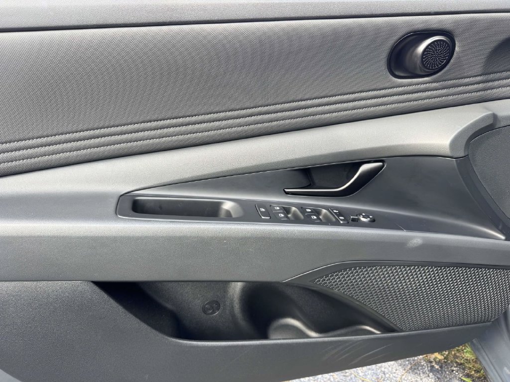Used 2026 Hyundai Elantra SEL Sport Premium FWD image 16