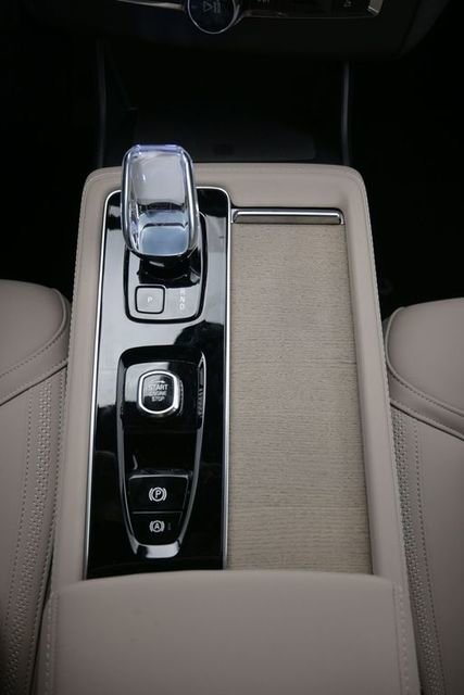 New 2026 Volvo XC90 B6 Plus image 10