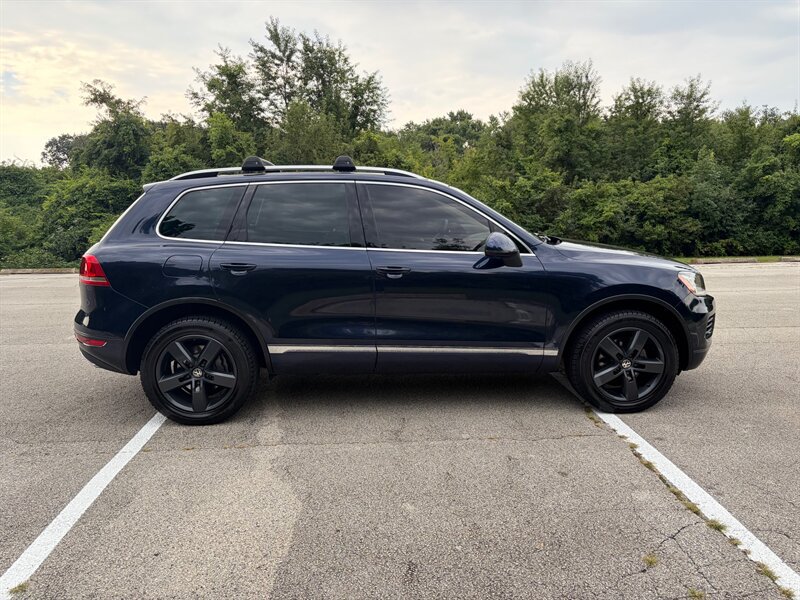 Used 2012 Volkswagen Touareg TDI AWD/4WD image 6