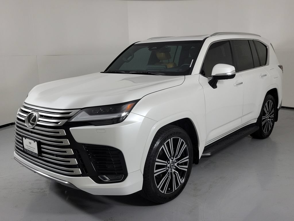 Used 2025 Lexus LX 600 4WD w/ Accessory Package (Z1) image 2