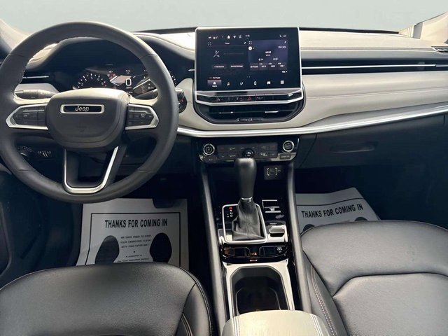 Used 2024 Jeep Compass Limited image 9