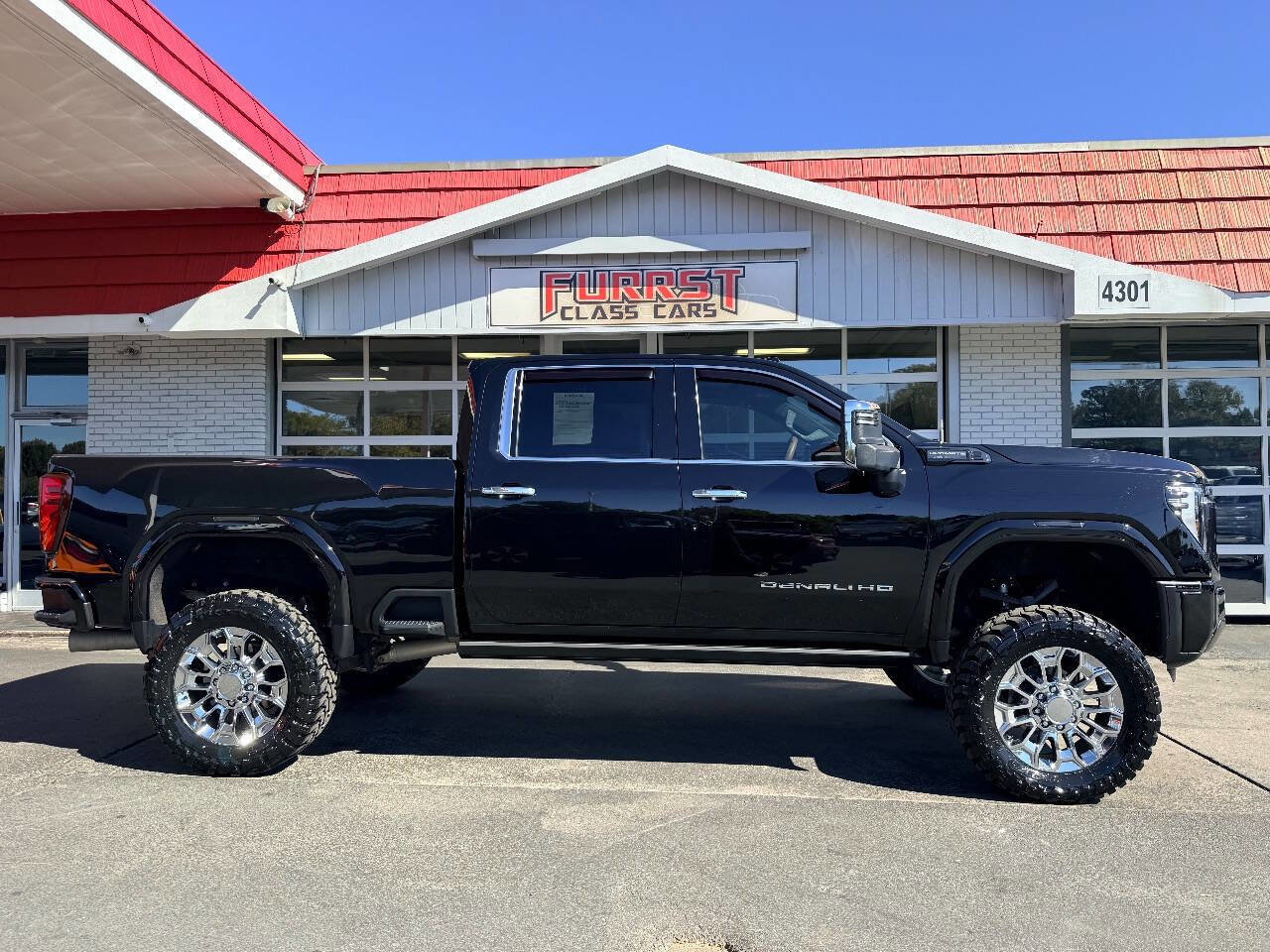 Used 2024 GMC Sierra 2500 Denali Ultimate w/ Max Trailering Package image 2