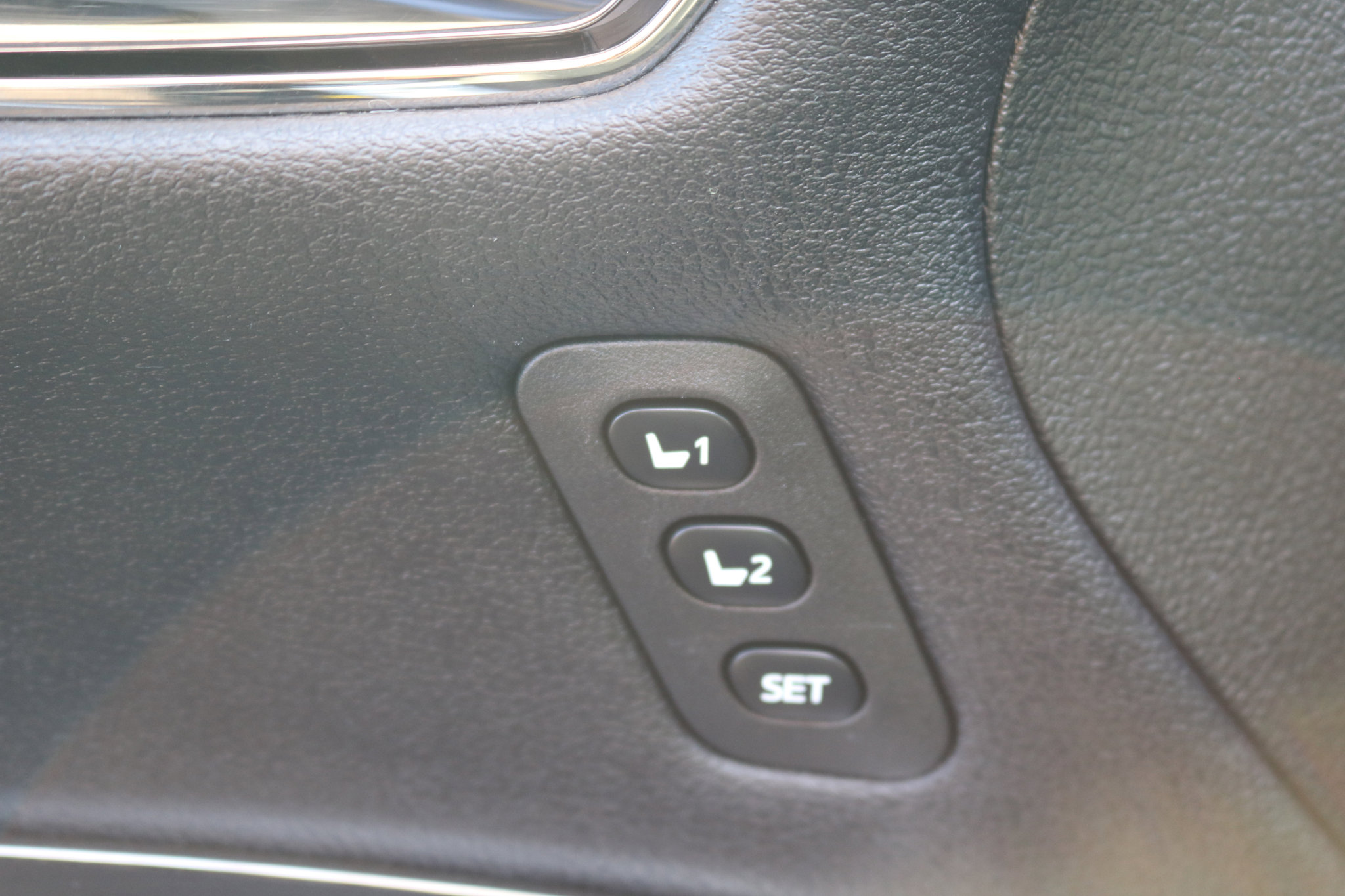 Used 2016 Toyota Avalon XLE Premium image 14