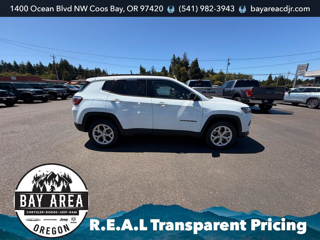Used 2024 Jeep Compass Latitude AWD/4WD image 4