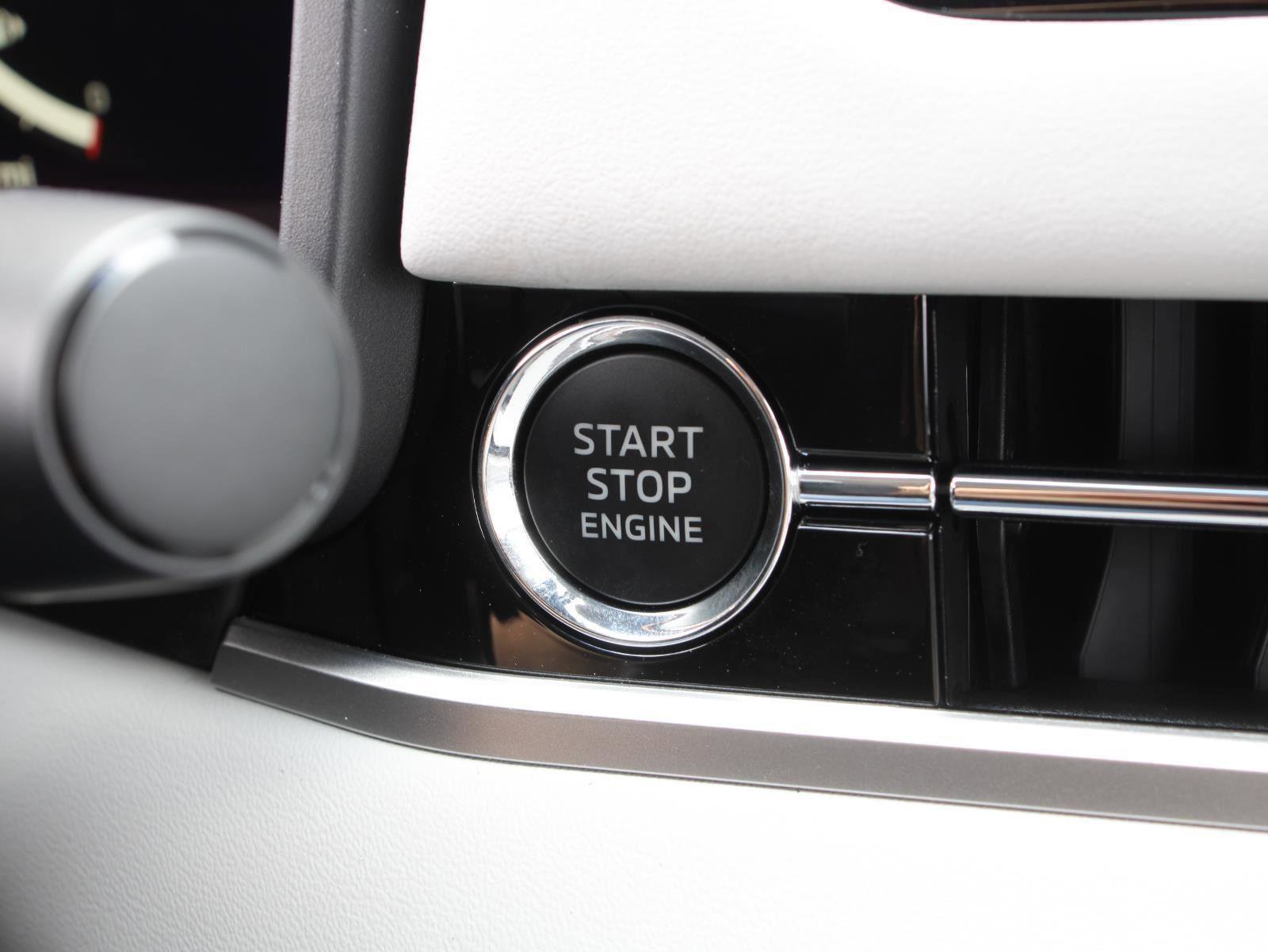 New 2025 Mitsubishi Outlander Platinum Edition image 32